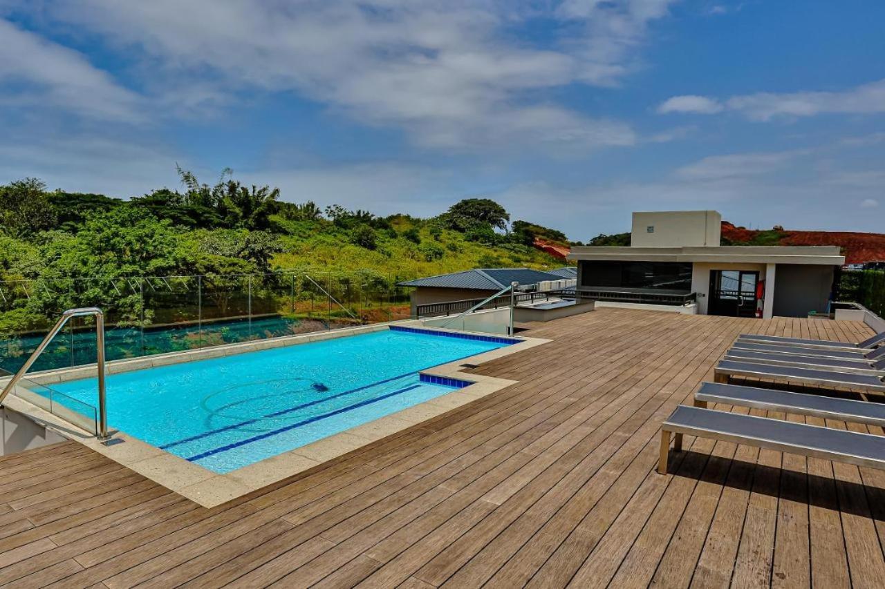 Zimbali Lakes Boulevard *